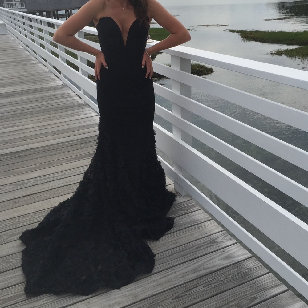 Dress - Picture 3 of 5